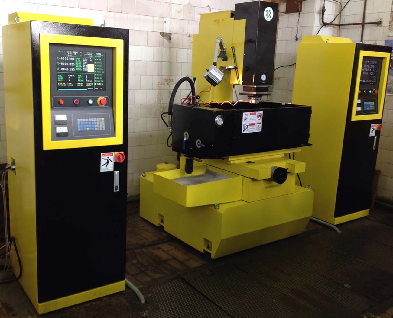 ЭЛЕКТРОЭРОЗИОННАЯ КОПИРОВАЛЬНО-ПРОШИВОЧНЫЙ СТАНОК С ЧПУ НА ОДНУ ОСЬ EDM350