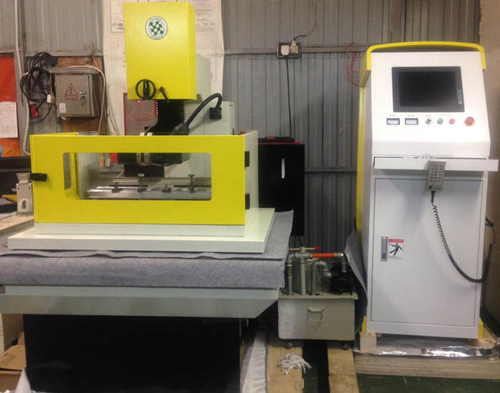 Электроэрозионный проволочный станок DK7732